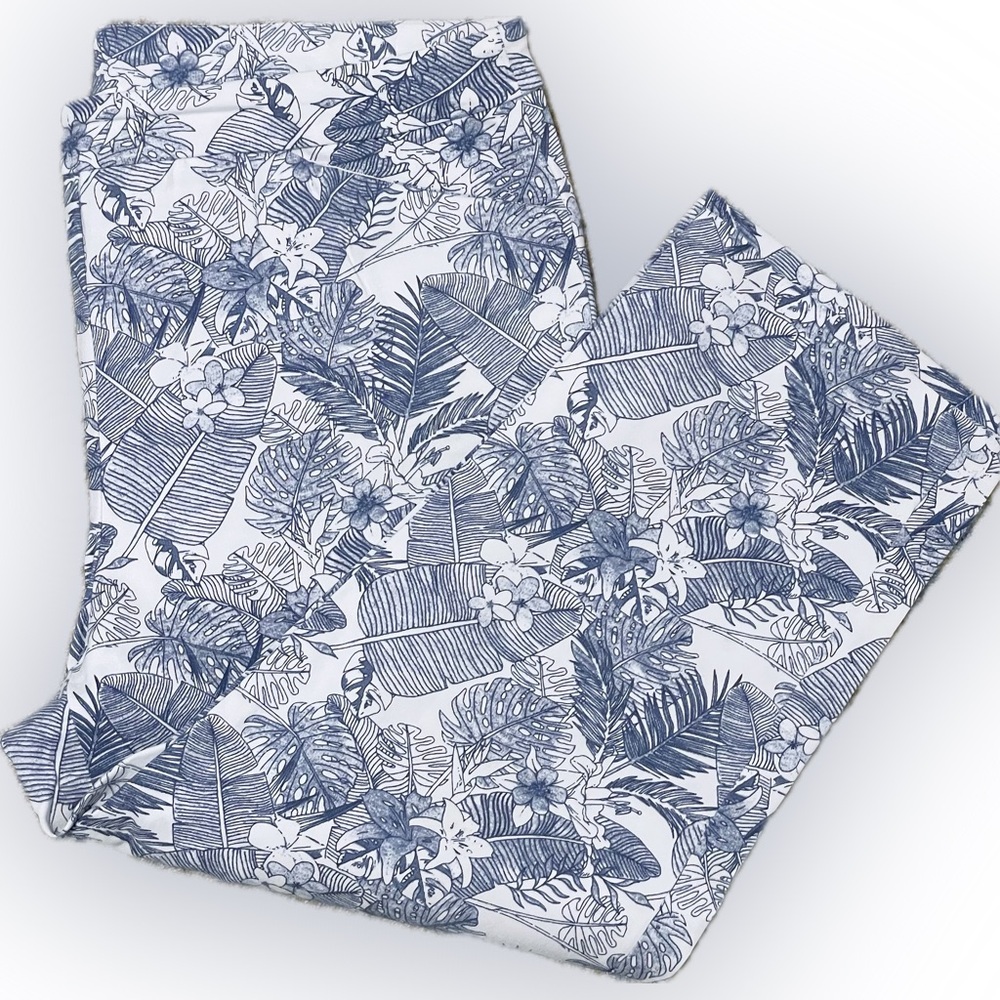 Tribal Pull-On Capris White Blue Palm Leaves Sz 14 - Picture 3 of 10